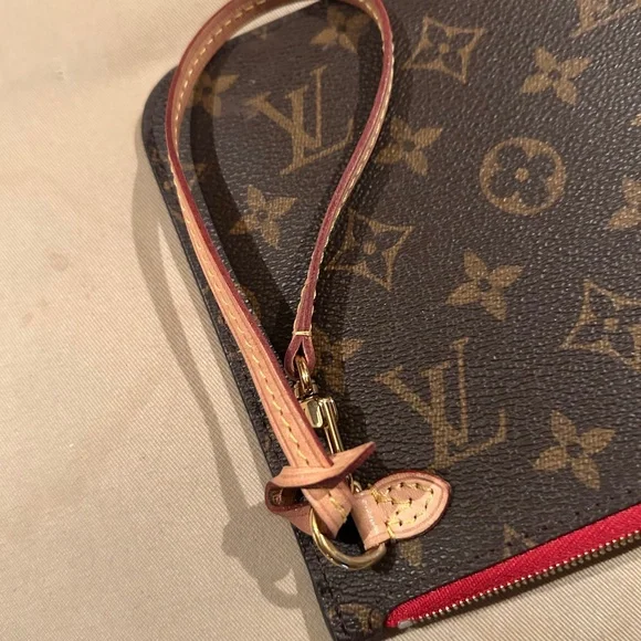 Superb pristine BRAND NEW Pochette GM RARE Cerise interior π - Picture 12 of 15